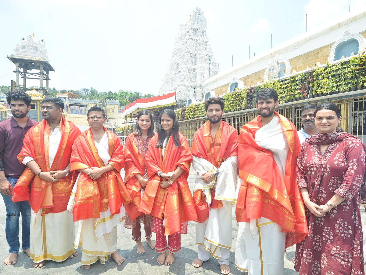 RCB stars Rajat Patidar, Jitesh Sharma, And Shreyanka Patil visited the Tirumala Photos13