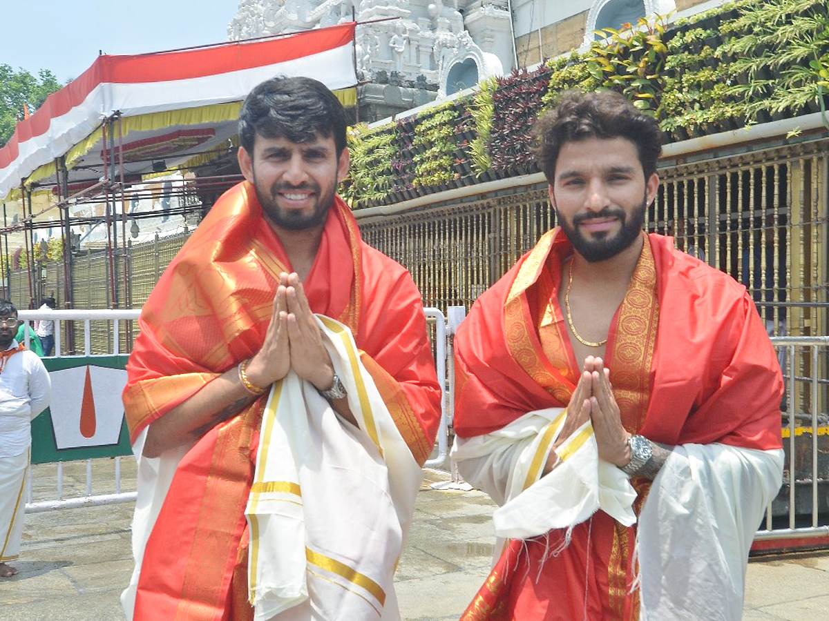 RCB stars Rajat Patidar, Jitesh Sharma, And Shreyanka Patil visited the Tirumala Photos15