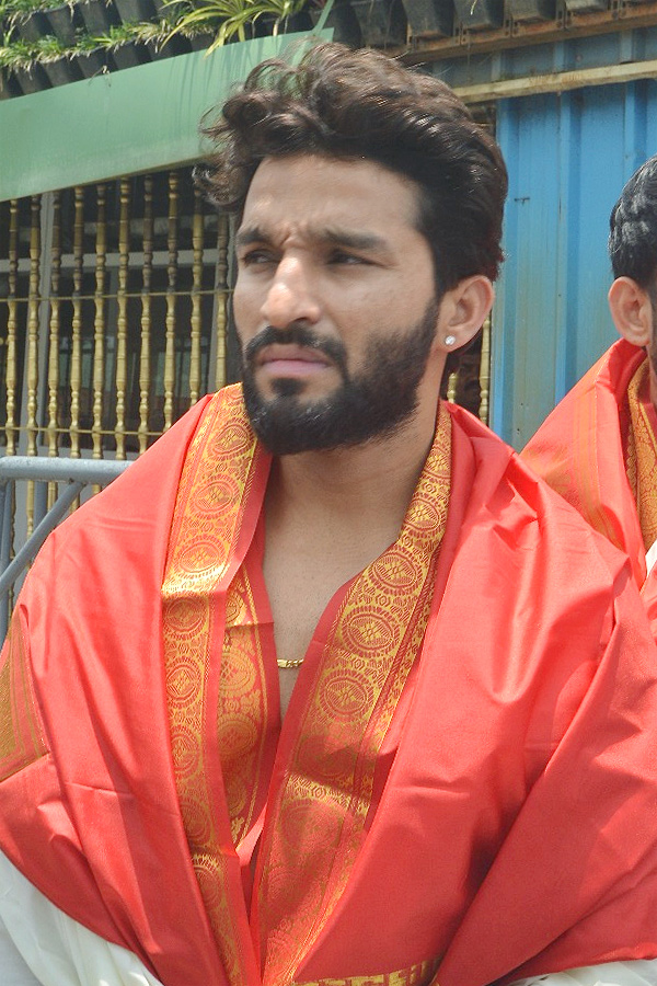 RCB stars Rajat Patidar, Jitesh Sharma, And Shreyanka Patil visited the Tirumala Photos8