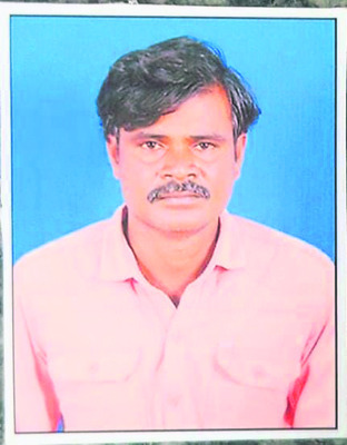 పిడుగు పడి ఇద్దరు కూలీలు.. 
3