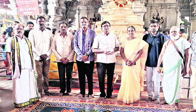 ఘనంగా ధ్వజపట లేఖనం2