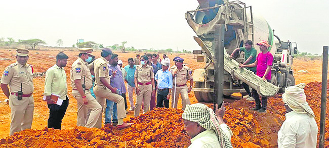 ‘ఫ్యూచర్‌’కు ఫెన్సింగ్‌ 2