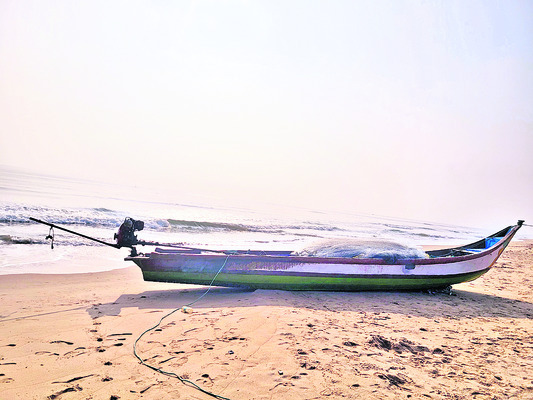 వైఎస్సార్‌సీపీ అధికారంలో ఉన్నప్పుడు మత్స్యకారులకు వేట న1