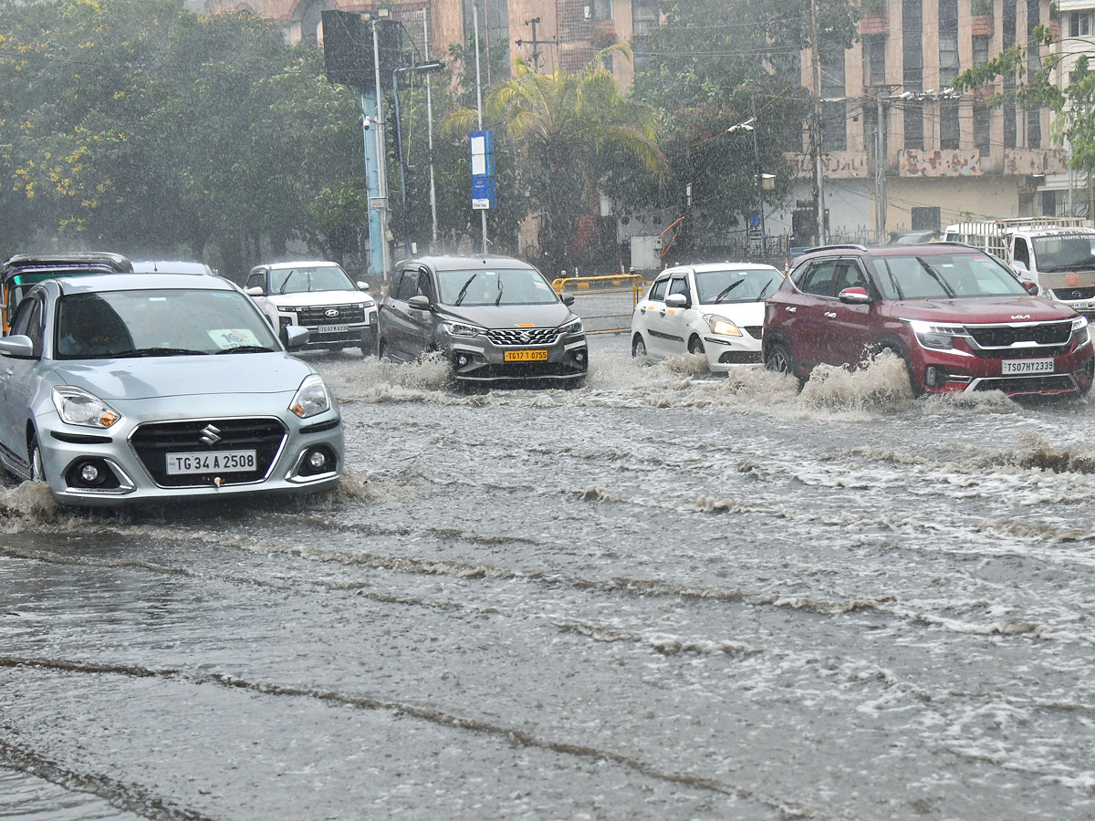 Heavy Rain Lashes in Hyderabad Photos16