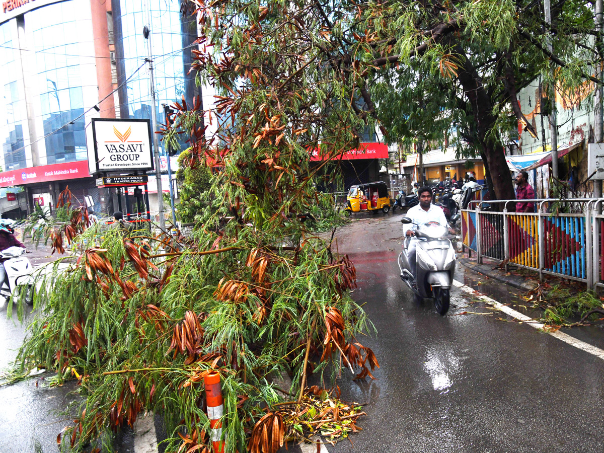 Heavy Rain Lashes in Hyderabad Photos22