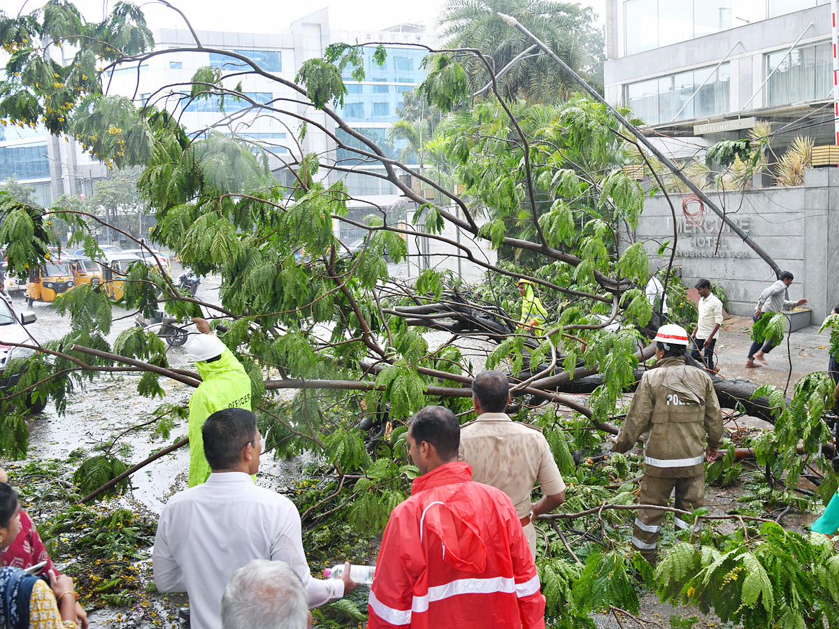 Heavy Rain Lashes in Hyderabad Photos26