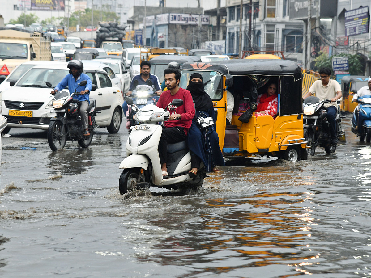 Heavy Rain Lashes in Hyderabad Photos5