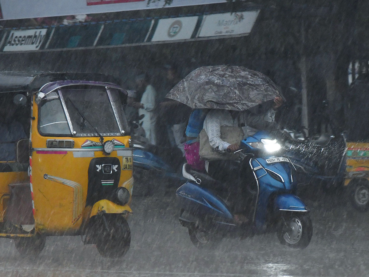 Heavy Rain Lashes in Hyderabad Photos8