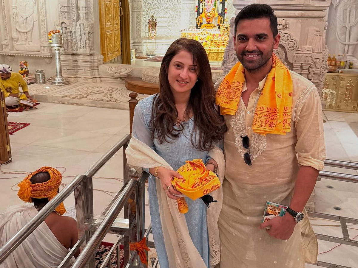 Mumbai Indians Crickters Pay Vist To Ayodhyas Lord Rama Temple Photos2
