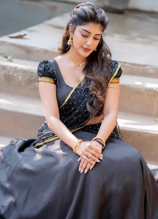 Sheshayani Supritha Cute And Glamour Photos 10