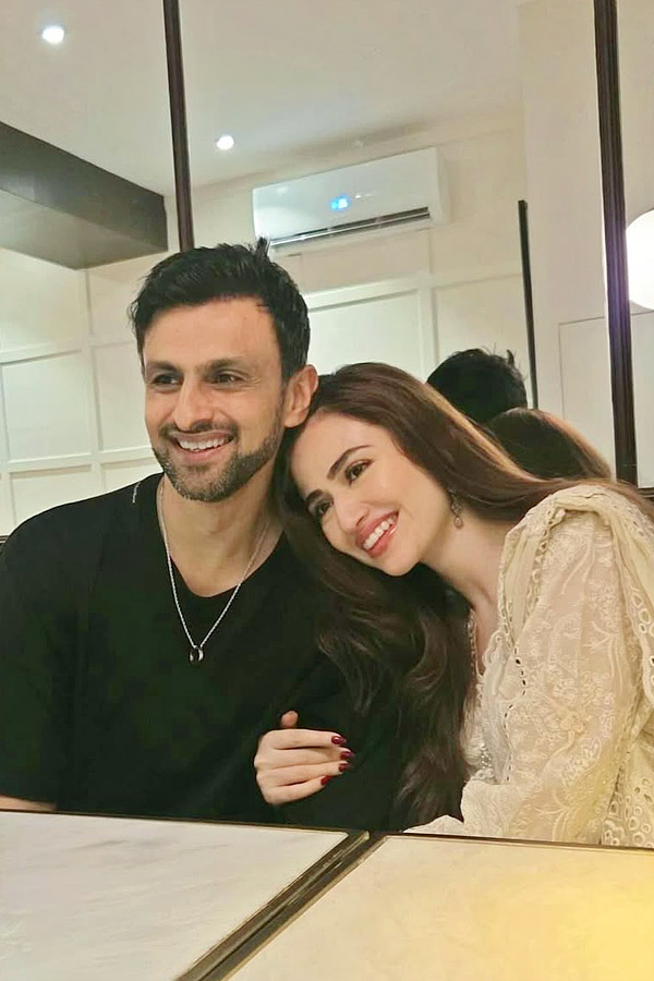 sania mirza With Son.. Shoaib Malik Celebrates Eid With Wife Sana javed Photos4