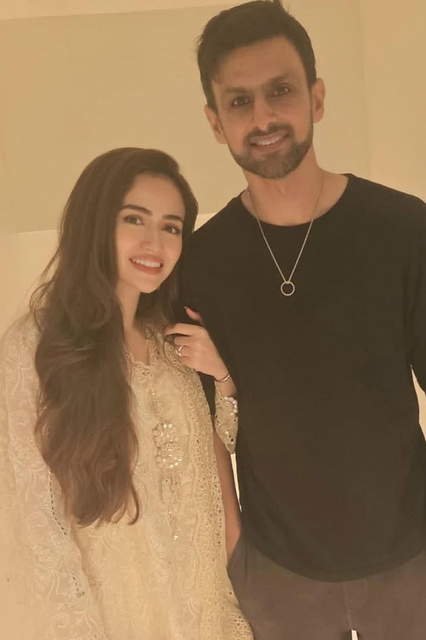 sania mirza With Son.. Shoaib Malik Celebrates Eid With Wife Sana javed Photos7