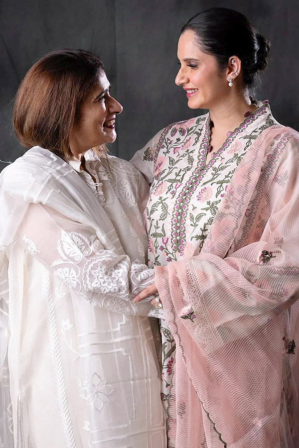 sania mirza With Son.. Shoaib Malik Celebrates Eid With Wife Sana javed Photos3