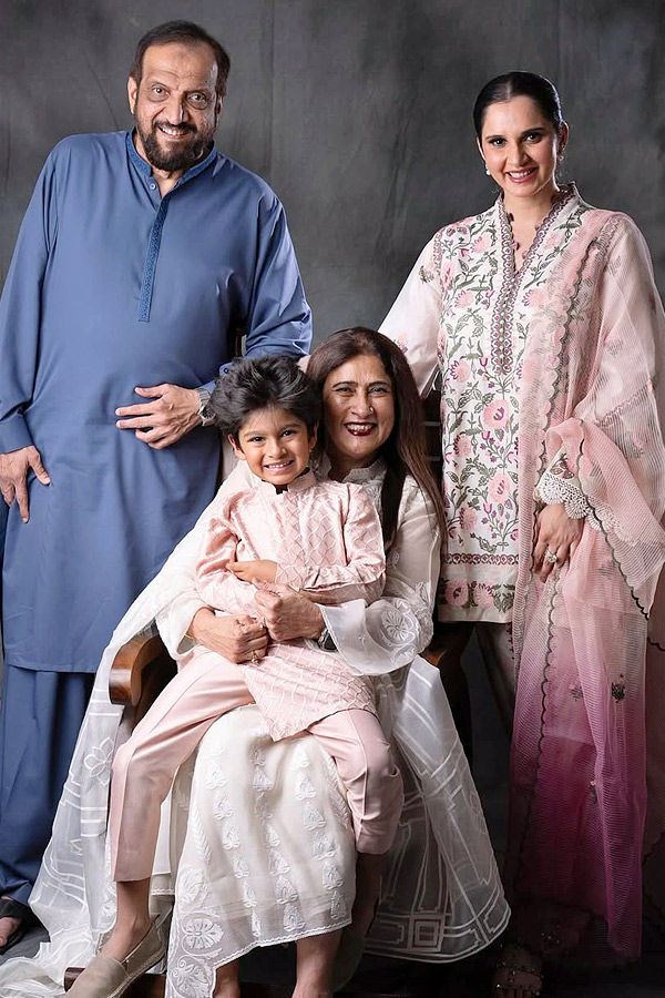 sania mirza With Son.. Shoaib Malik Celebrates Eid With Wife Sana javed Photos2