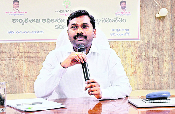 ‘ఈ–శ్రమ్‌’తో అసంఘటిత కార్మికుల గుర్తింపు 1