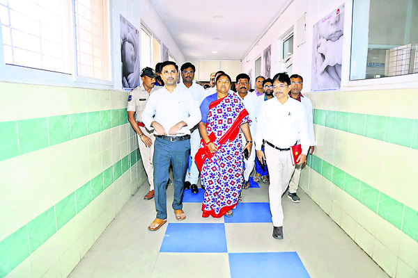 ప్రభుత్వవైద్యంపై నమ్మకం కలిగించాలి1