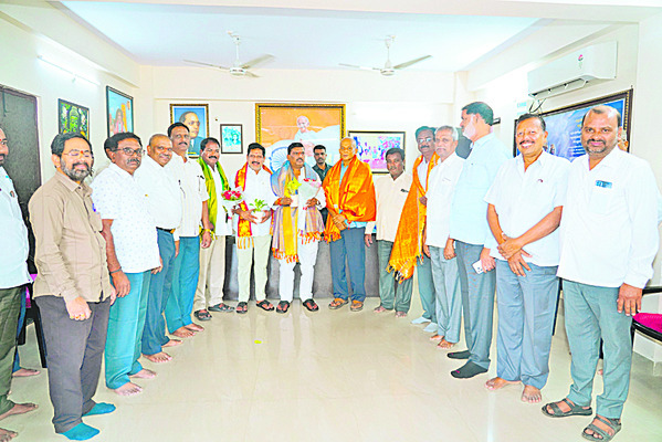 సీతారామ కల్యాణానికి  మంత్రి దామోదరకు ఆహ్వానం1