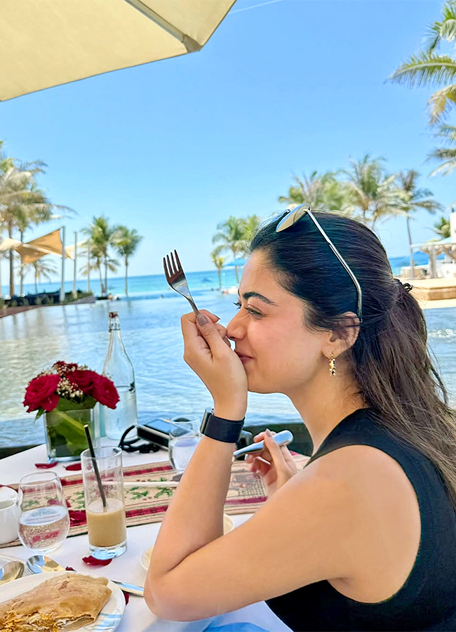 Actress Rashmika Mandanna birthday special photos2