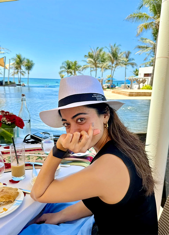 Actress Rashmika Mandanna birthday special photos3