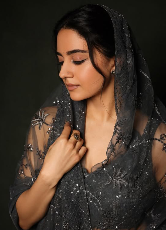 Imanvi Looks Gorgeous In Every Photo5