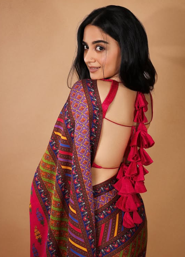 Imanvi Looks Gorgeous In Every Photo6