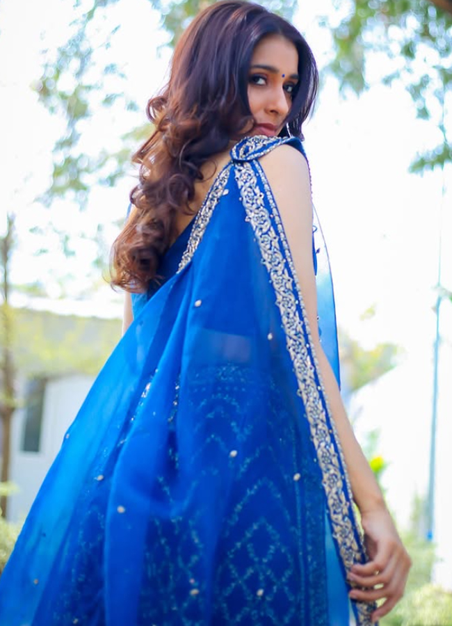 Rashmi Gautam Flawless Beauty Photos5