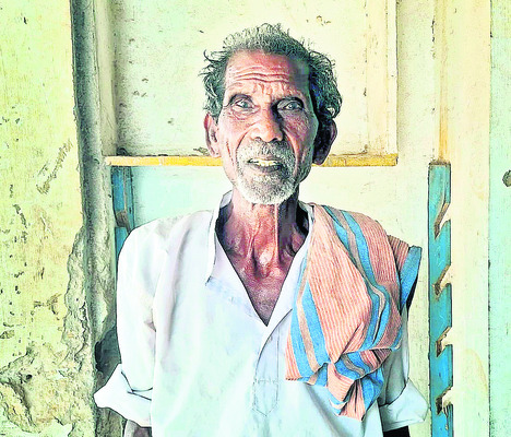 నెలల తరబడి బిల్లులు పడలేదు... 
3