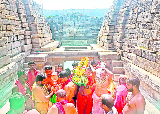 వైభవంగా వసంతోత్సవం 2