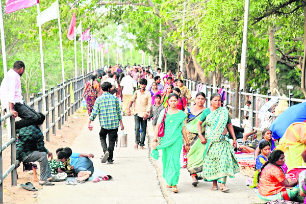సీతమ్మ అందాలు.. రామయ్య గోత్రాలు.!1