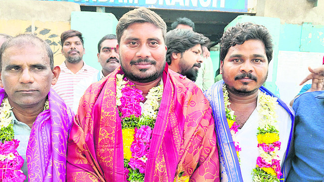 పాలపొరకతో ఊరేగింపు 2