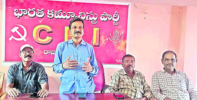 సన్నబియ్యం ఇస్తోంది   కేంద్రం ప్రభుత్వమే..
3