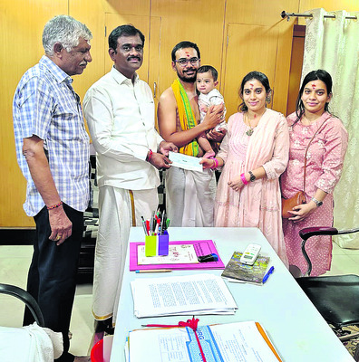 విదేశీ బంగారం వ్యవహారంలో ఇద్దరి అరెస్ట్‌2