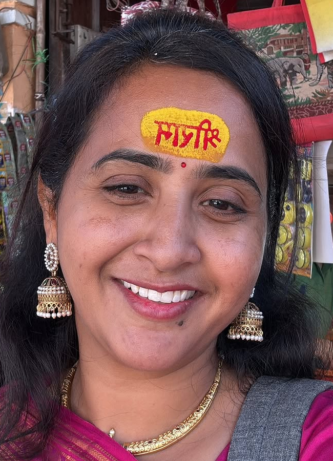 Lasya visited the shrine of Rama in Ayodhya on the festival day11