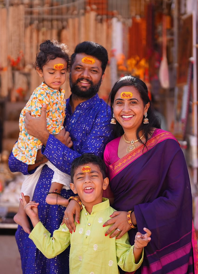 Lasya visited the shrine of Rama in Ayodhya on the festival day16