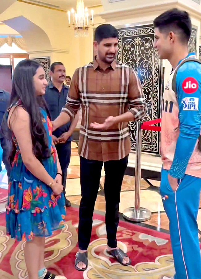 MLA Kaushik Reddy Meet Mohammed Siraj and Shubman Gill15