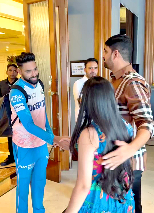 MLA Kaushik Reddy Meet Mohammed Siraj and Shubman Gill2