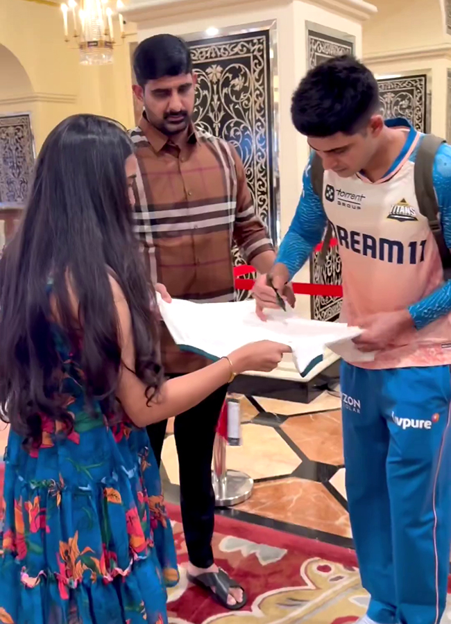 MLA Kaushik Reddy Meet Mohammed Siraj and Shubman Gill5