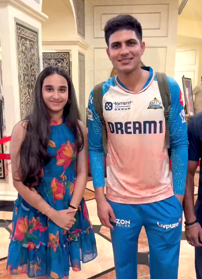 MLA Kaushik Reddy Meet Mohammed Siraj and Shubman Gill6