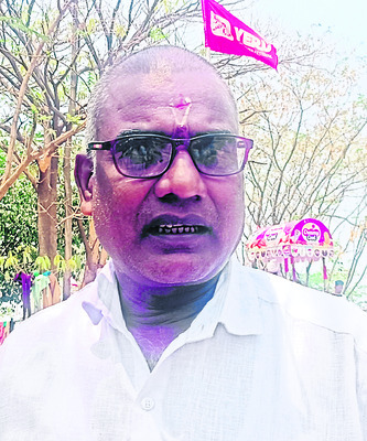 పోటెత్తిన భక్తులు.. వెంటాడిన అసౌకర్యాలు13