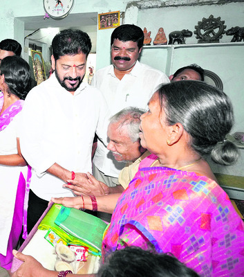 పులకించిన భక్త గిరి6