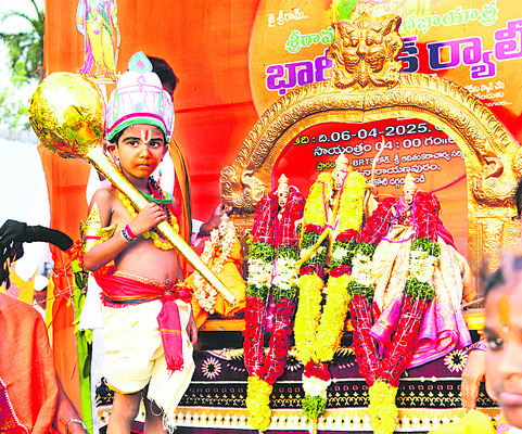 వైభవంగా శోభాయాత్ర 1