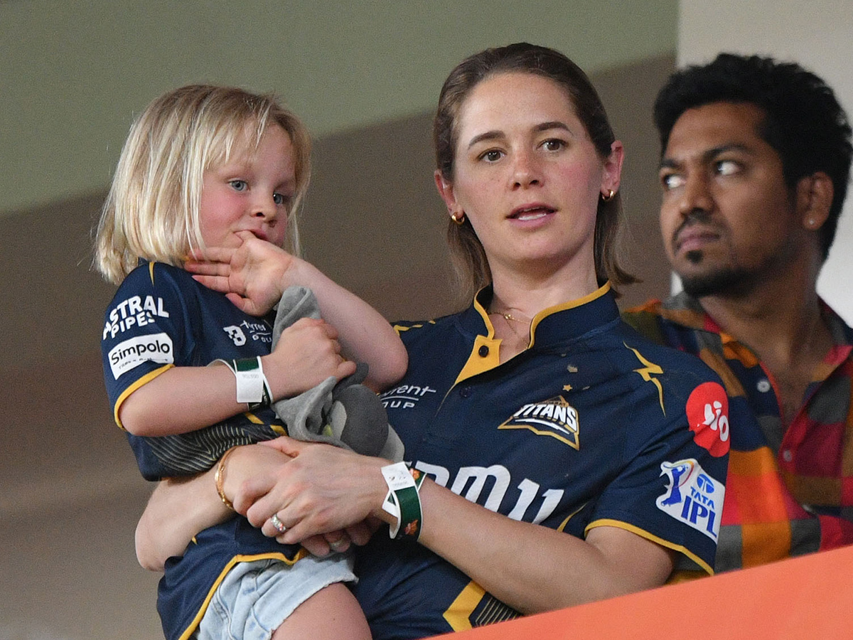 Sunrisers vs Gujarat Titans match photos in Hyderabad17