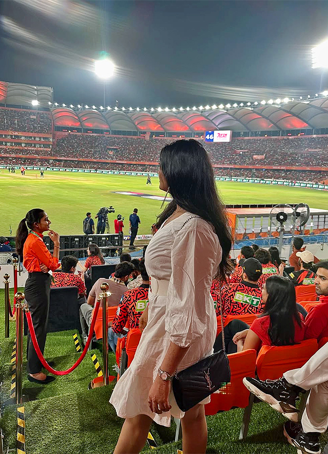 Tollywood Actress Sowmya Janu In IPL Match Viral photos4