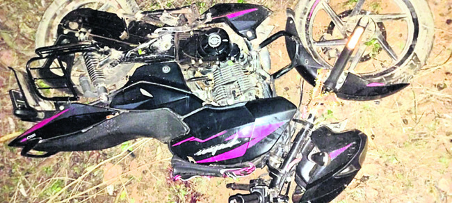 బండరాయిని ఢీకొన్న బైక్‌.. వ్యక్తి మృతి 1