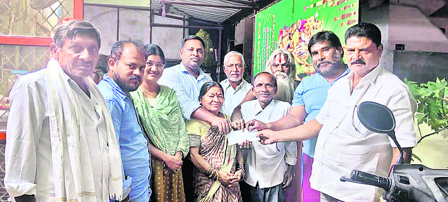 శివాలయానికి రూ.1.16లక్షల విరాళం
1