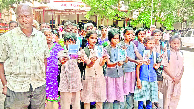 ఘనంగా అగ్నిగుండ  వసంతోత్సవం 
1