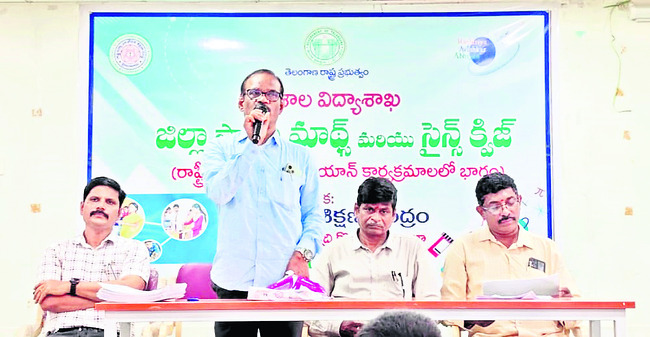 ట్రాన్స్‌జెండర్లను  గౌరవంగా చూడాలి
1