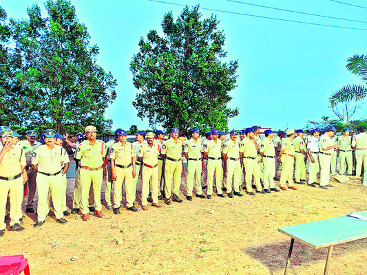 బీచ్లో భారీ పోలీసు బందోబస్తు1