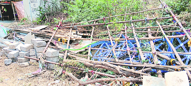 అన్యాయంగా ఇల్లు కూల్చారు 1