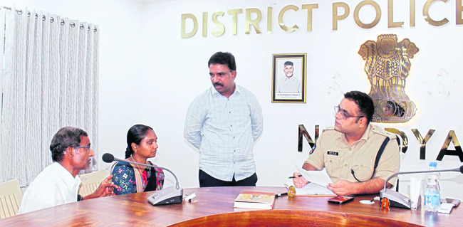 పీజీఆర్‌ఎస్‌లో 80 వినతులు 1